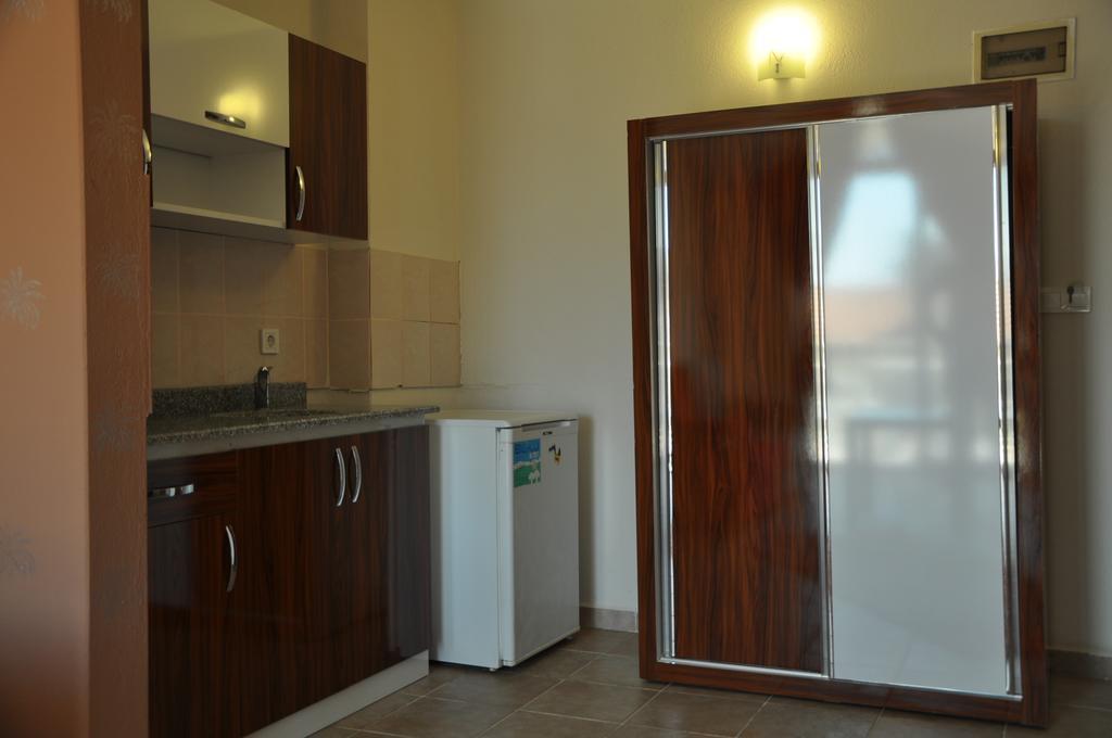Almila Side Suite Hotel Habitación foto