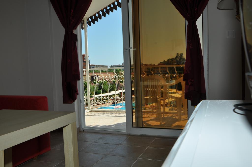 Almila Side Suite Hotel Habitación foto